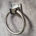 Ring op de achterzijde van de rugleuning